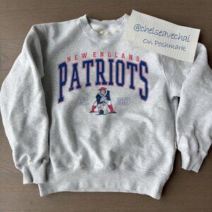 Vintage New England Patriots Unisex Sweatshirt Retro NFL Patriots Football Shirt